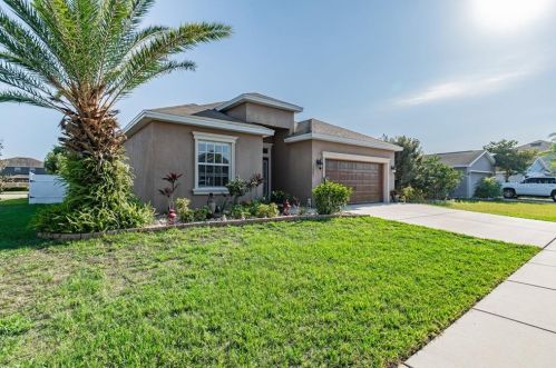 10885 Standing Stone Dr, Wimauma, FL 33598-6162