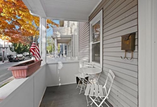 27 Newton St, Everett, MA 02149-1721