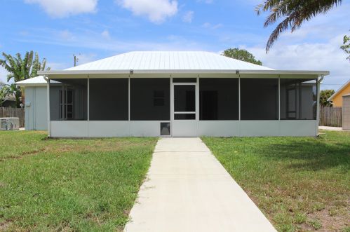 1318 Bellevue Ave, Fort Pierce, FL 34953-1209