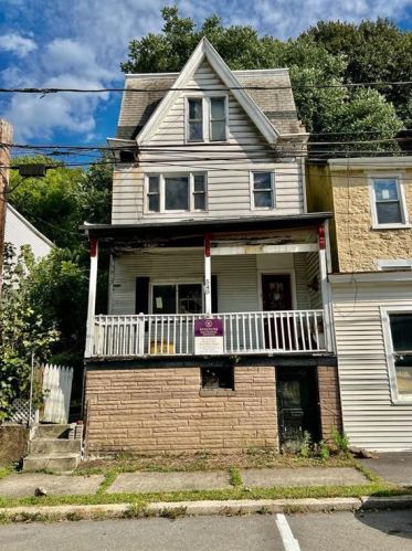 540 Bacon St, Primrose, PA 17901-3918