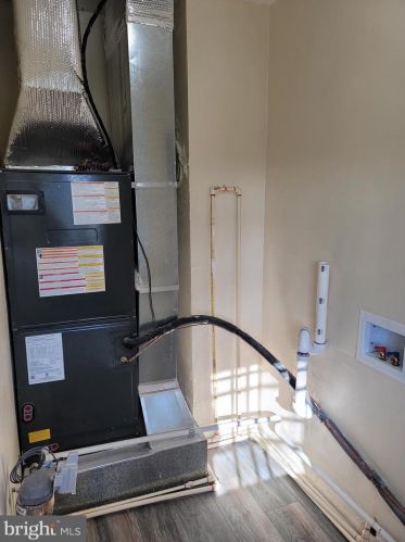 52 Memorial Dr, New Castle DE  19720-1334 exterior