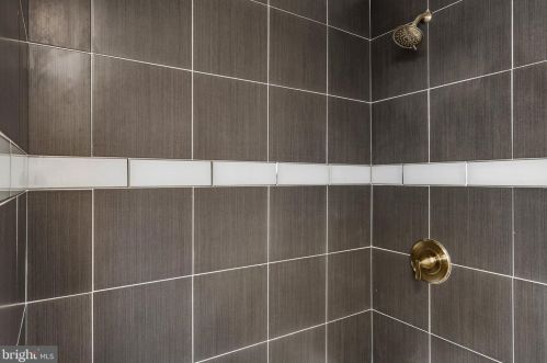 252 Greenwich Ave, West Deptford NJ  08066-2229 exterior