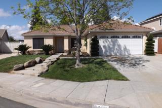9047 Matus Ave, Fresno, CA 93720-4415
