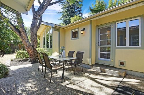 1725 Hampton Ave, Redwood City CA  94061-2608 exterior