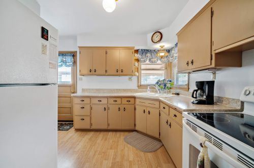 3231 85, Milwaukee WI 53227-4616 exterior