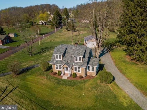 1922 Farmington Ave, Pottstown, PA 19464-1332
