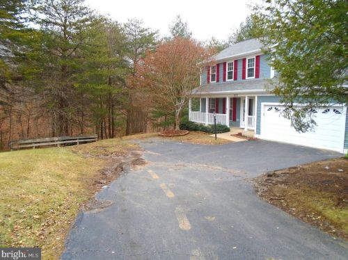 15731 Beau Ridge Dr, Woodbridge, VA 22193-1030