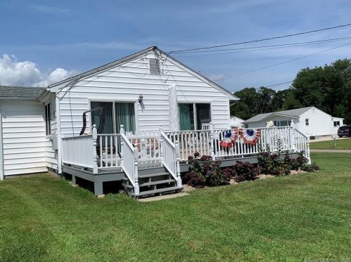 53 Biscayne Blvd, Lyme CT  06371-2408 exterior