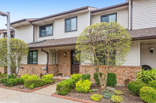 115 Laurel Ln, North Wantagh, NY 11793-2765