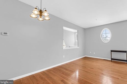 2724 Shelburne Rd, Downingtown PA  19335-6015 exterior