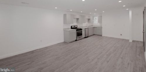 1422 Shepherd St, Washington, DC 20011-5409