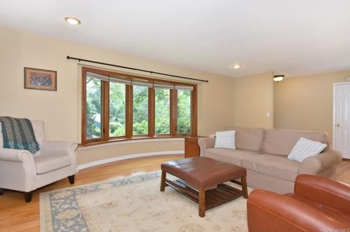 39 Birchwood Ln, Hartsdale, NY 10530-3124