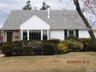190 Albertson Pl, Garden City, NY 11501-4602