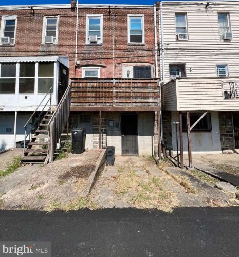 6810 Guyer Ave, Philadelphia PA 19142-2518 exterior