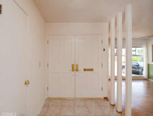 1073 El Dorado Dr, Fullerton, CA 92835-3723