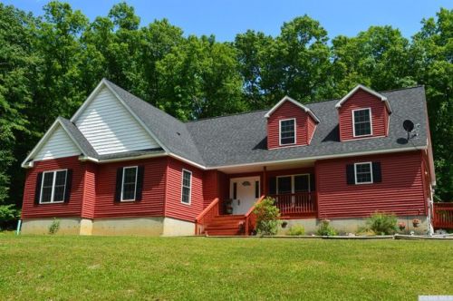 152 Potic Mountain Rd, Cementon, NY 12414-6319