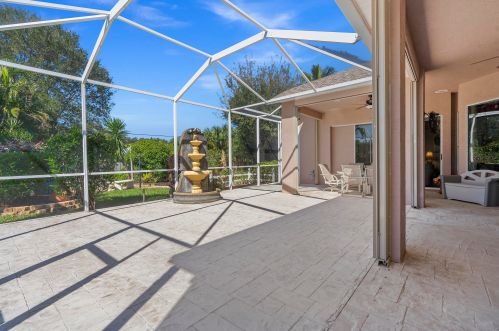 2044 Morningside Blvd, Fort Pierce FL 34952-8821 exterior