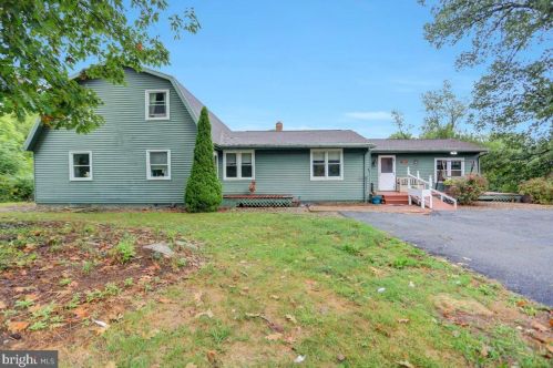 2148 Ritner Hwy, Carlisle PA 17015-9305 exterior