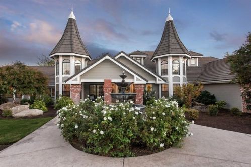 7158 Maine Ave, Clovis, CA 93619-9060