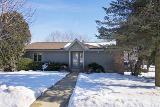 100 Valley View Ct, Madison, WI 53593-1538