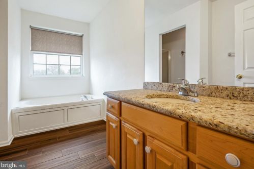 15 Lake Narraticon Dr, Swedesboro NJ  08085-3417 exterior