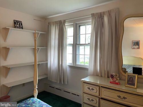 714 Pomona Rd, Riverton NJ 08077-4233 exterior