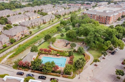 644 Greenville Ave, Richardson TX  75081-4111 exterior