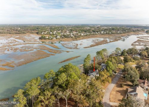 1089 Otter Cir, Beaufort SC  29902-5861 exterior