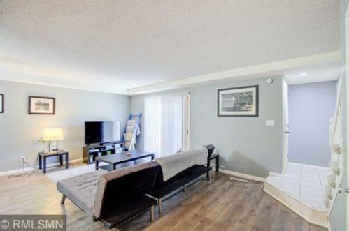 2547 Unity Ave, Minneapolis MN  55422-3451 exterior