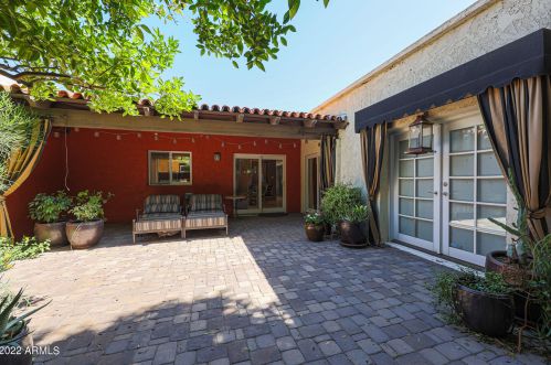 1029 Cactus Wren Dr, Phoenix AZ 85051-8187 exterior