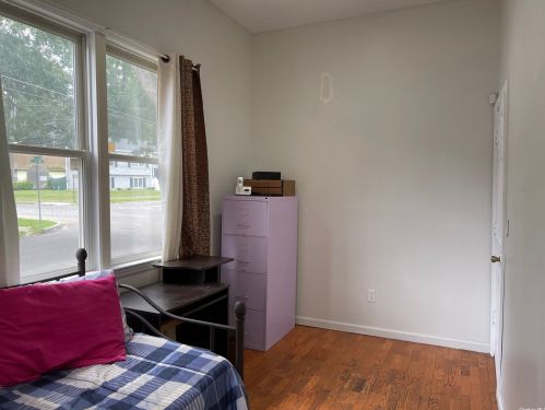 80 11 St, Huntington Station NY 11746-1729 exterior