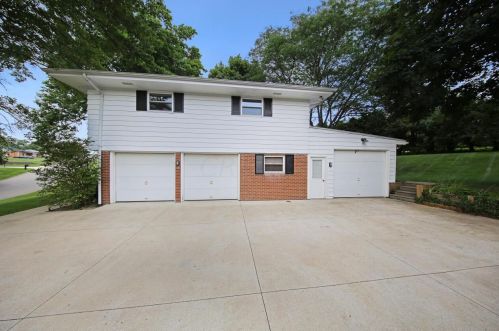 302 Teryl Dr, Mount Vernon, OH 43050-2938