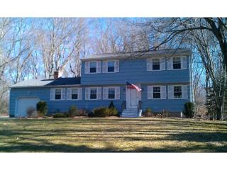 77 Glenwood Dr, Guilford, CT 06437-2236