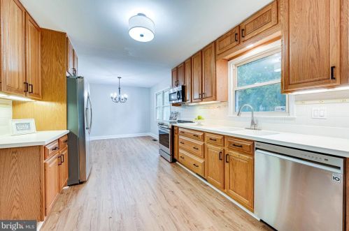 626 Worchester St, Herndon VA  20170-3139 exterior