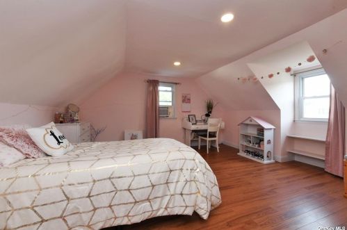 612 3rd Ave, Elwood NY  11731-3435 exterior