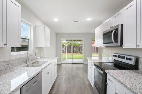 355 Linwood Ave, Turlock CA  95380-6315 exterior