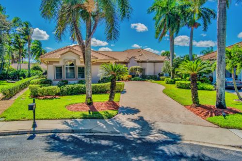 2525 Seminole Cir, West Palm Beach, FL 33409-7460