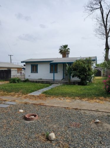 271 10th St, San Bernardino, CA 92410-4452