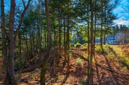 565 Penacook Rd, Hopkinton NH  03229-2916 exterior