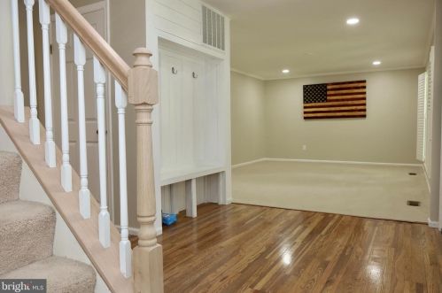 6310 Falling Brook Dr, Springfield VA  22015-4032 exterior