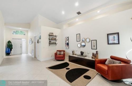 9796 Lemonwood Dr, Boynton Beach FL  33437-5452 exterior