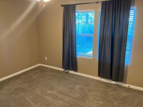 121 Mackeral St, Galveston, TX 77550-3216
