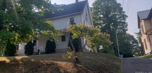 20 Pine Hill St, Manchester CT  06042-3111 exterior