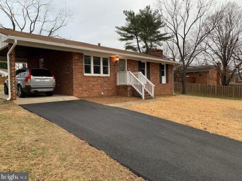 203 Pecan Ln, Fredericksburg, VA 22405-1744