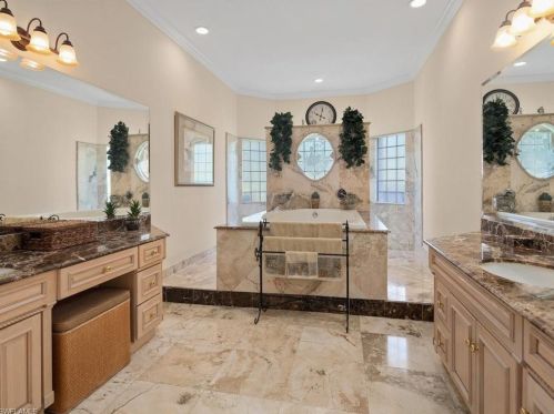 270 Logan Blvd, Naples FL 34116-3909 exterior