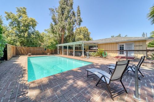137 Macdonald Ave, Chico CA  95926-2101 exterior