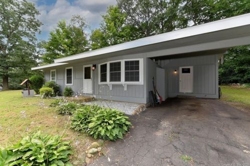 3 Hayes Rd, East Hampton, CT 06424-1713