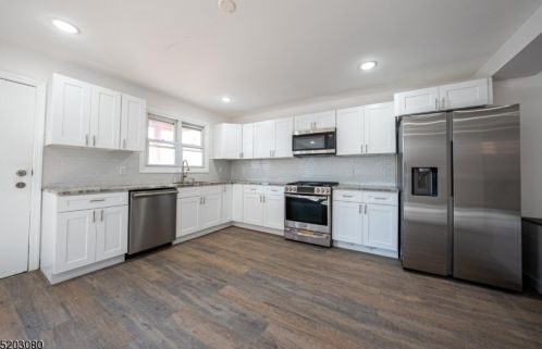 76 25th St, Bayonne NJ  07002-4937 exterior