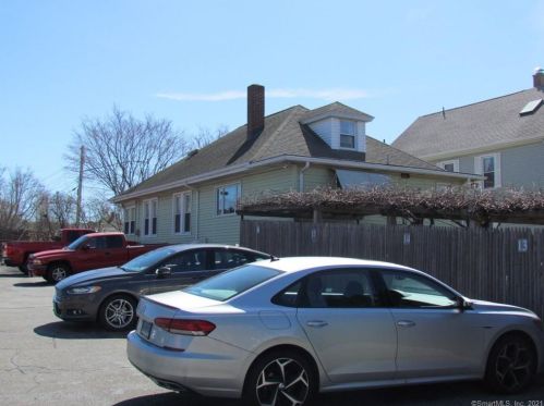 32 Denison Ave, Groton CT  06340-4415 exterior