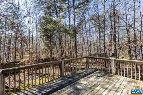 501 Jefferson Dr, Bybee VA 22963-3034 exterior